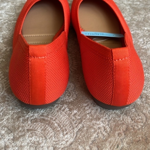 Brand New Cynthia Rowley Chelsea Flats Almond Toe Slip On Orange Fabric Knit - Picture 5 of 15